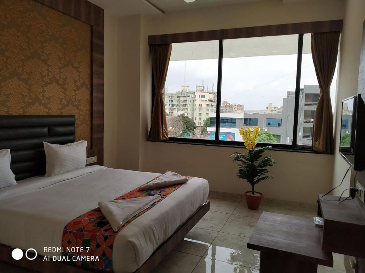 Ānand Hotel Krishna Palace מראה חיצוני תמונה