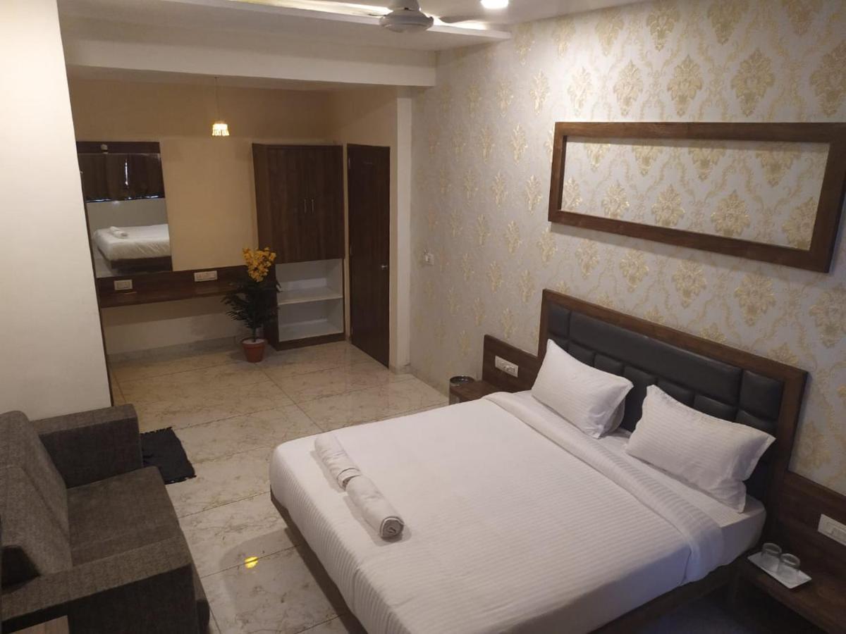 Ānand Hotel Krishna Palace מראה חיצוני תמונה